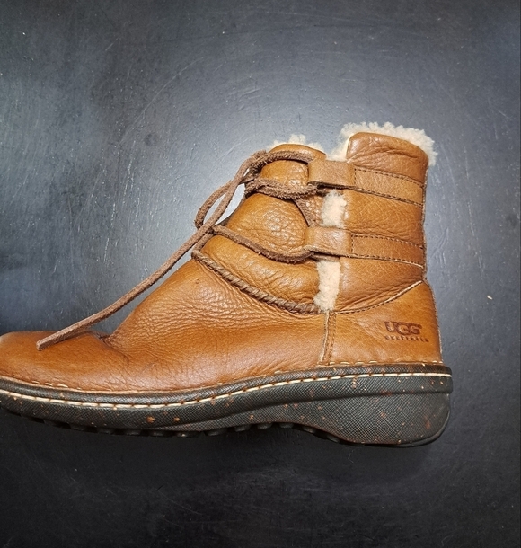 UGG Australia Caspia Brown Leather Boot    Size 5 - Picture 6 of 13
